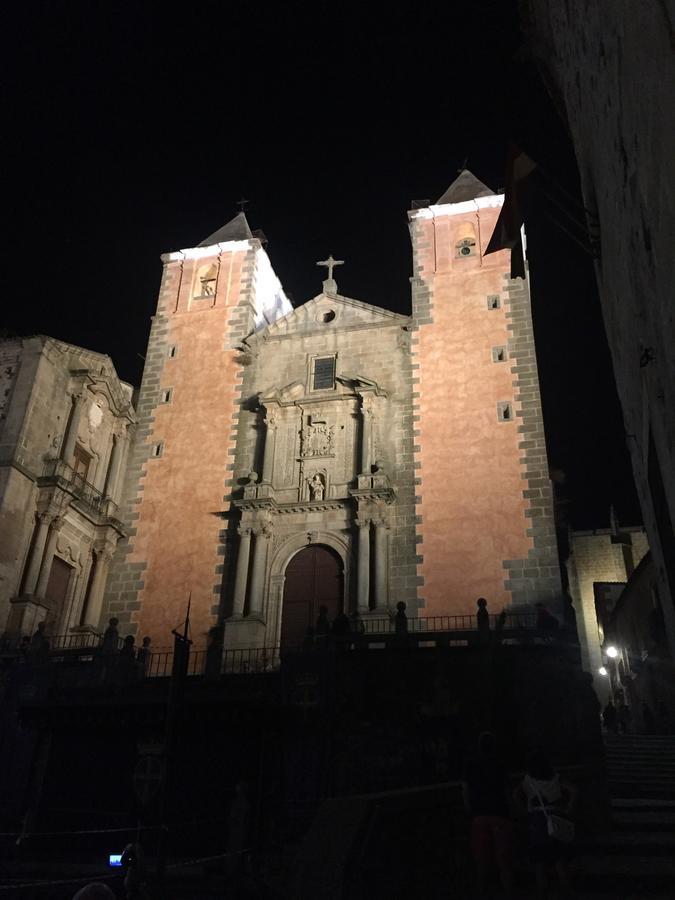 Destino Deluxe Adama Apartamento Turistico Caces Exteriér fotografie